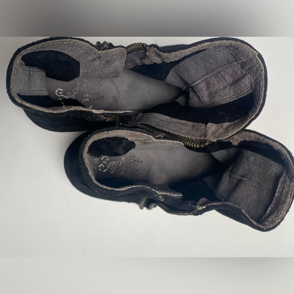 Seychelles Lucky Penny Heeled Suede Bootie Black Size 8 - Picture 9 of 10